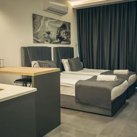 Gorgeus Flat With Shared Pool Near