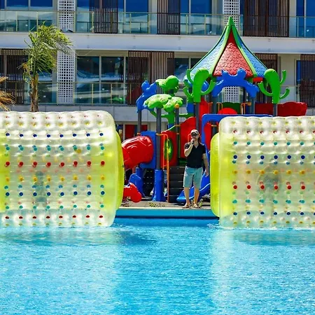 Gorgeus Flat With Shared Pool Near *